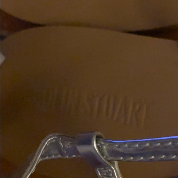 Colin Stuart silver thong sandals strappy flats - Picture 6 of 7